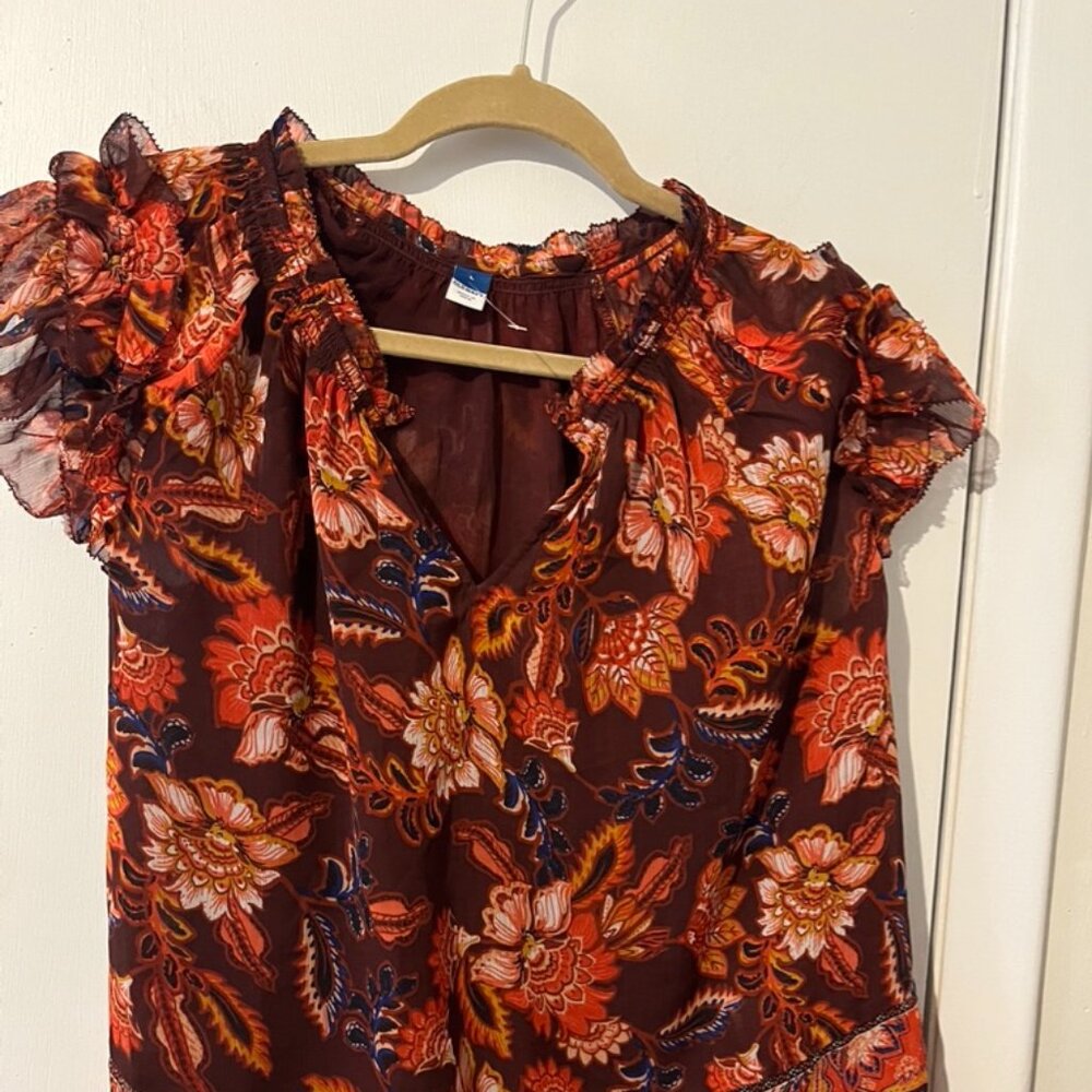 OLD NAVY FLORAL FLUTTER SLEEVES SZ L